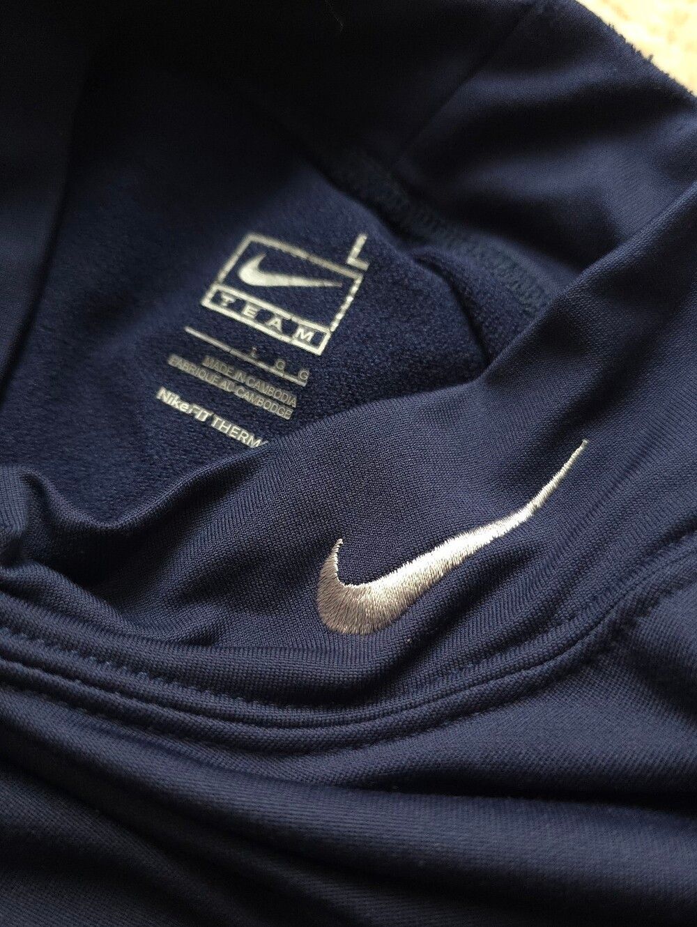 NIKE FIT THERMA TOP
